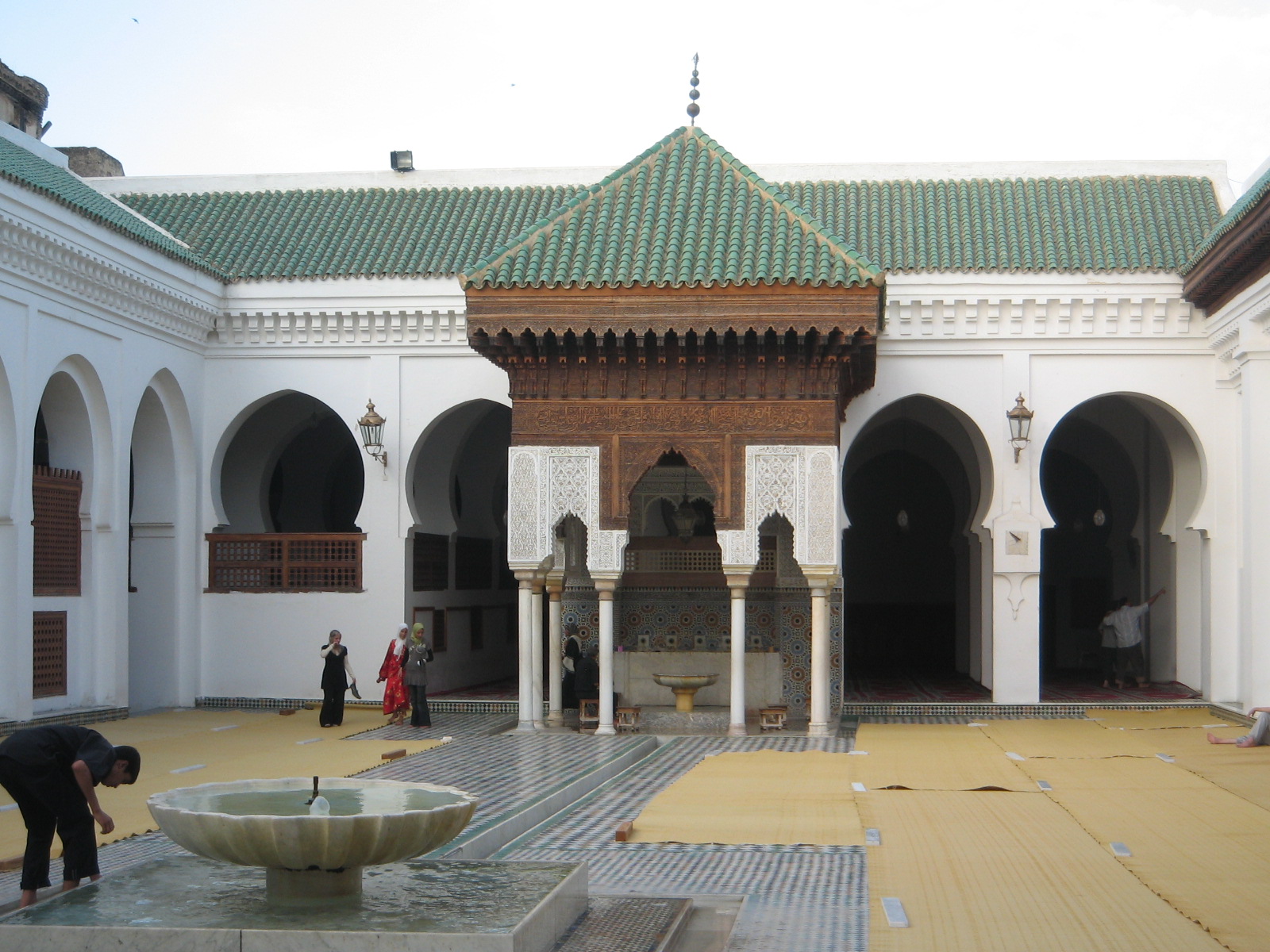 https://www.fez-guide.com/wp-content/uploads/2015/03/Courtyard-Al-Qarawiyyin-University-Fes.-Morocco.jpg?utm_source=chatgpt.com