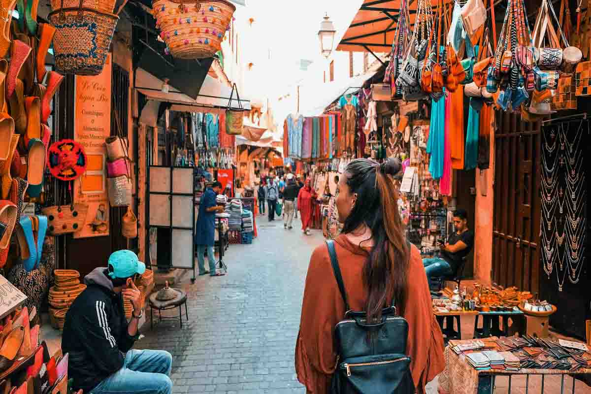 https://www.fez-guide.com/wp-content/uploads/2024/06/Visit-Fez-Souk.jpg?utm_source=chatgpt.com